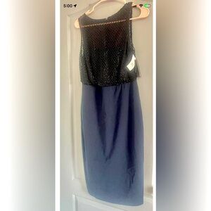 Elegant Black and Navy Dress Adriana papel 2